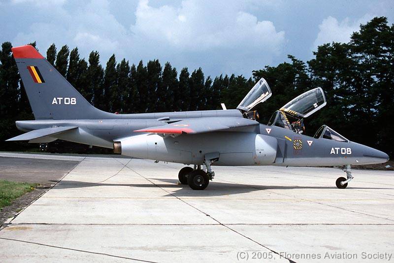 199  AT-08 Alpha-Jet 001 AT-08 - The very first aircraft to wear the new tactical grey camouflage, it showed up at Beauvechain in the new livery in june 1993 (Jacques Vincent)